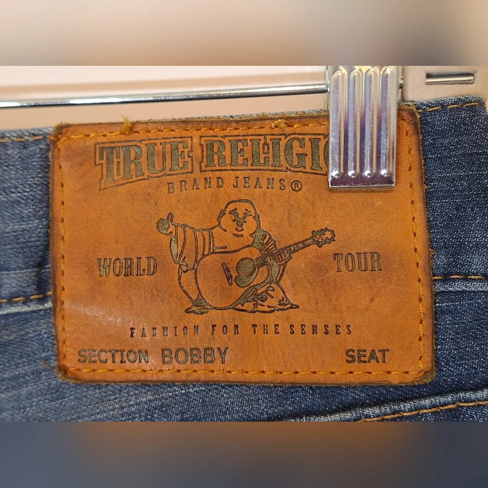 True Religion Bobby Jeans 32x31.5 Made In USA Cotton Lightly Distressed